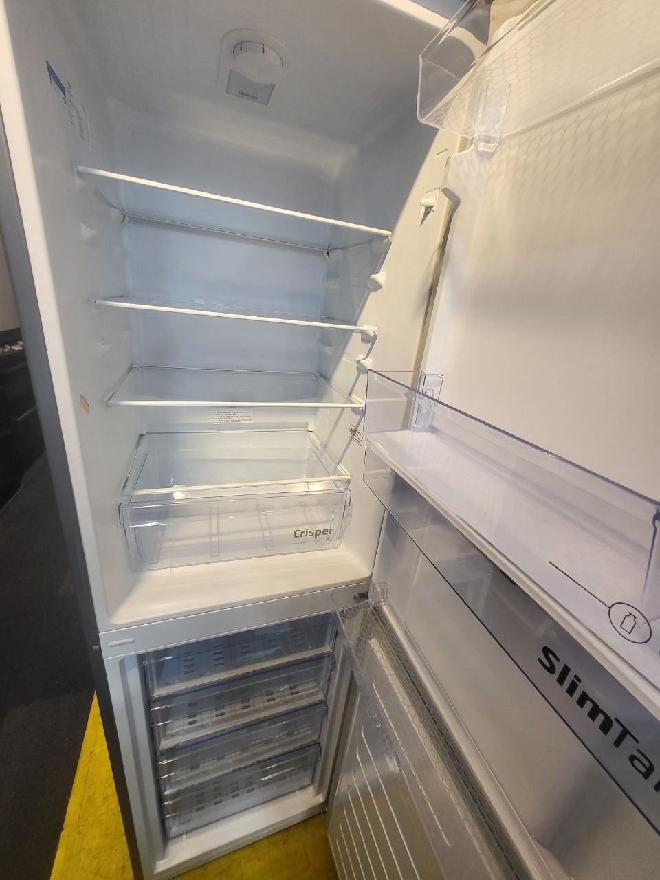 Beko Fridge/Freezer with Water dispenser H: 180cm W: 54cm