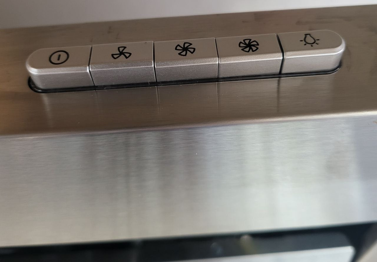 Cooker's hood
