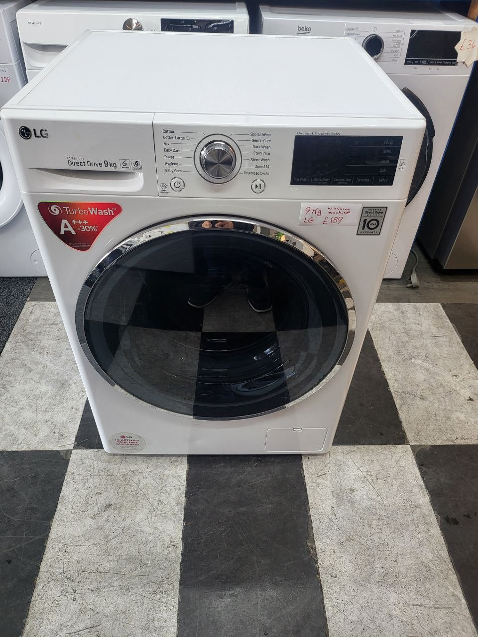 LG 9KG Washing machine 1400 spin