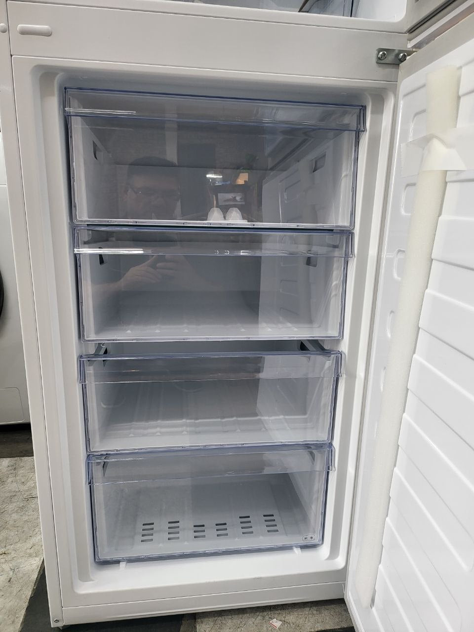 Beko Freestanding Fridge/Freezer. White