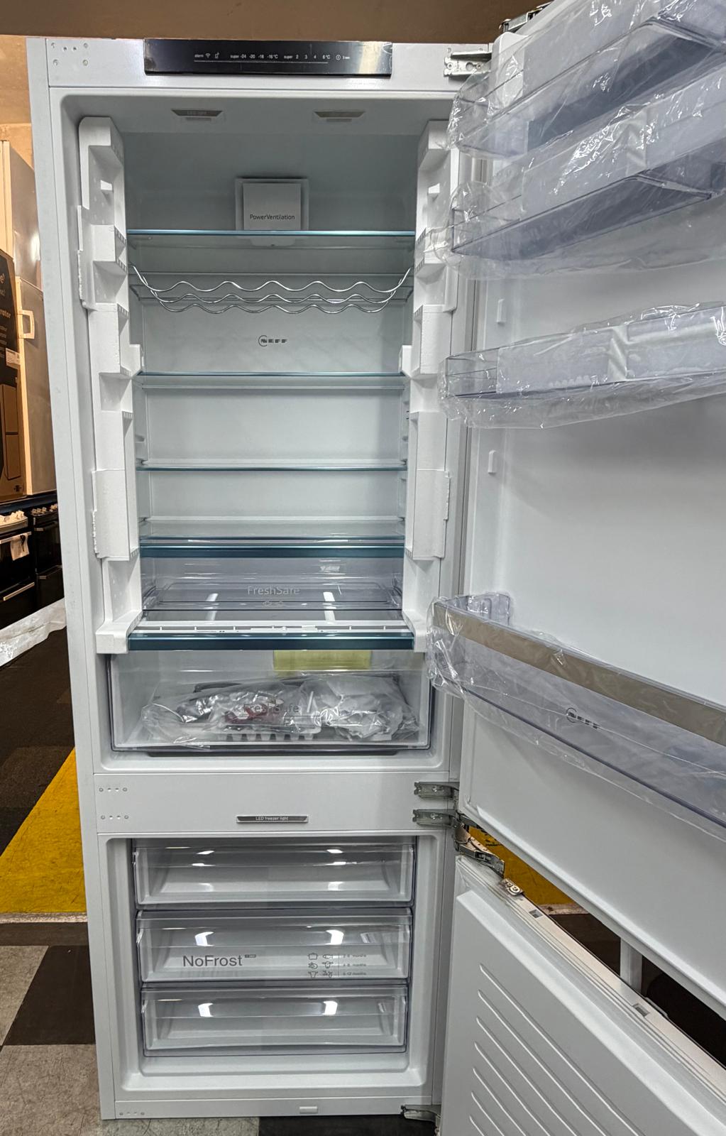 Neff N70 KB7966DD0 Fully Integrated 70/30 Fridge-Freezer – Fixed Hinge