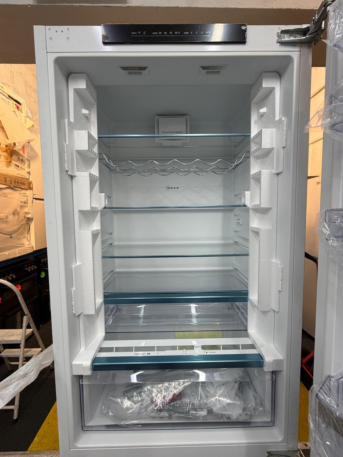 Neff N70 KB7966DD0 Fully Integrated 70/30 Fridge-Freezer – Fixed Hinge
