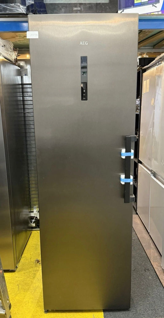 Aeg RKB738E5MB Cabinet Refrigerator, Pro 700, Multiflow, Black Stainless Steel