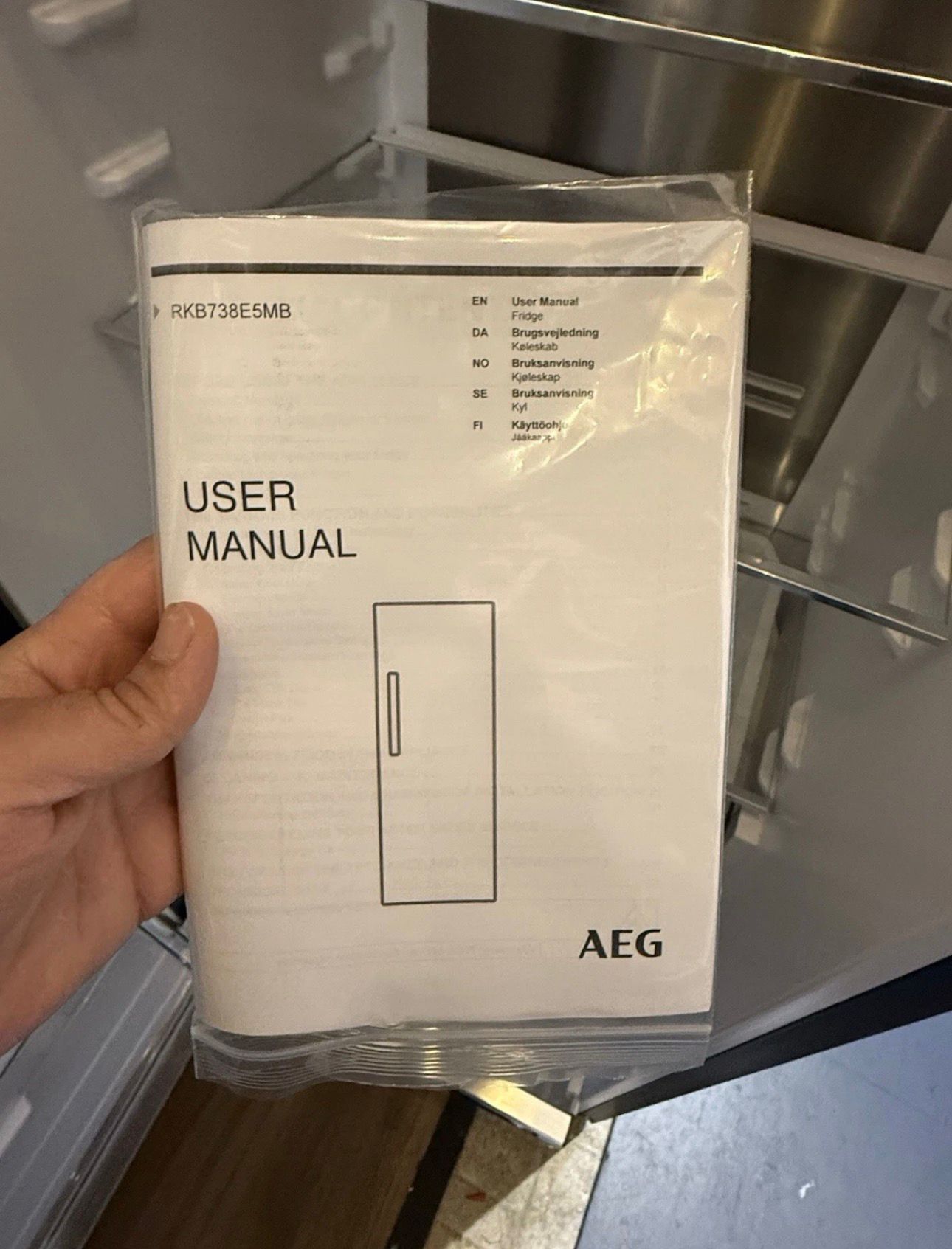 Aeg RKB738E5MB Cabinet Refrigerator, Pro 700, Multiflow, Black Stainless Steel