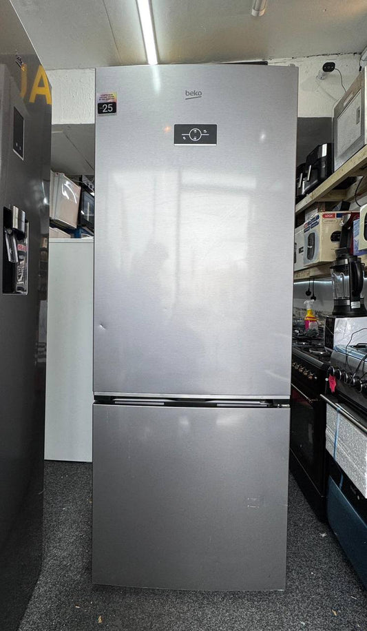 BEKO SILVER FRIDGE FREEZER