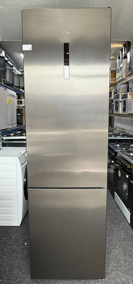 AEG 7000 Series RCB736E5MB Frost Free Fridge Freezer Black Steel