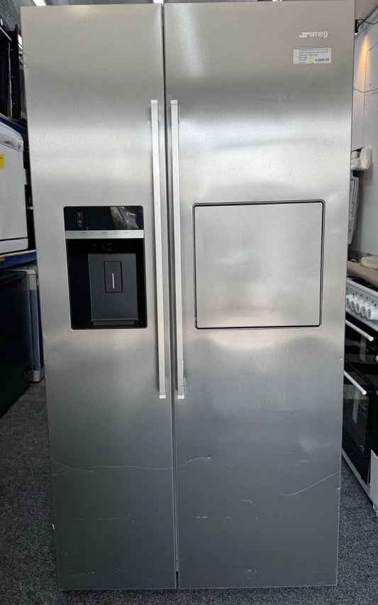 Smeg SBS63XEDH Silver Side-by-side American Fridge Freezer With Homebar