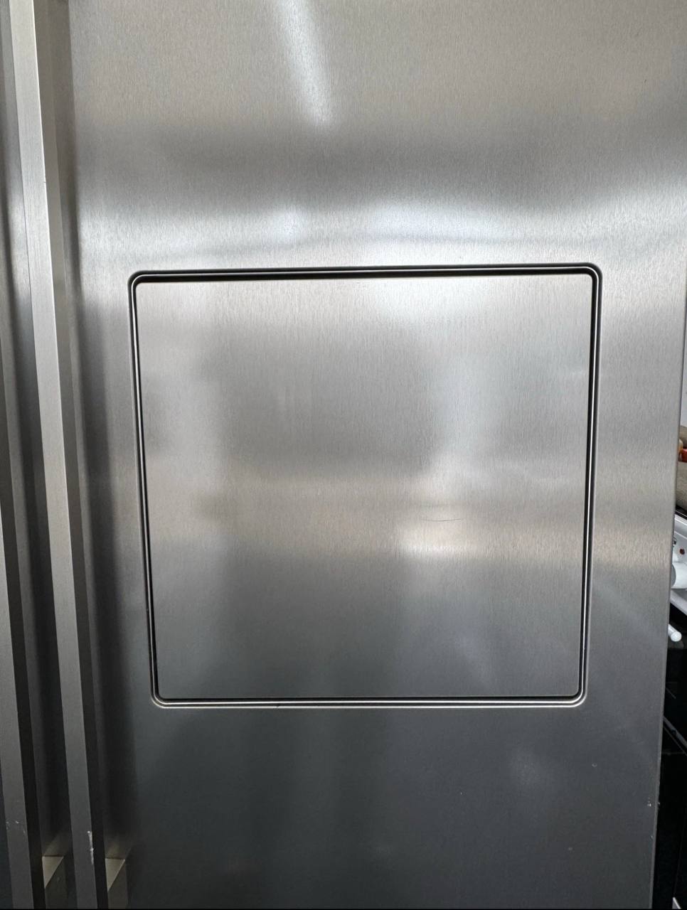 Smeg SBS63XEDH Silver Side-by-side American Fridge Freezer With Homebar