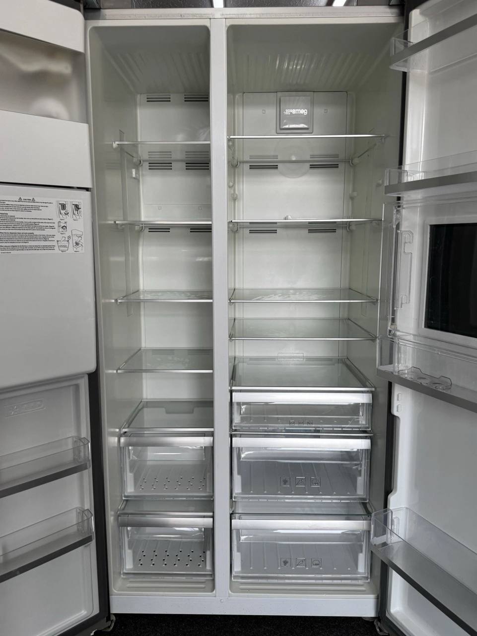 Smeg SBS63XEDH Silver Side-by-side American Fridge Freezer With Homebar